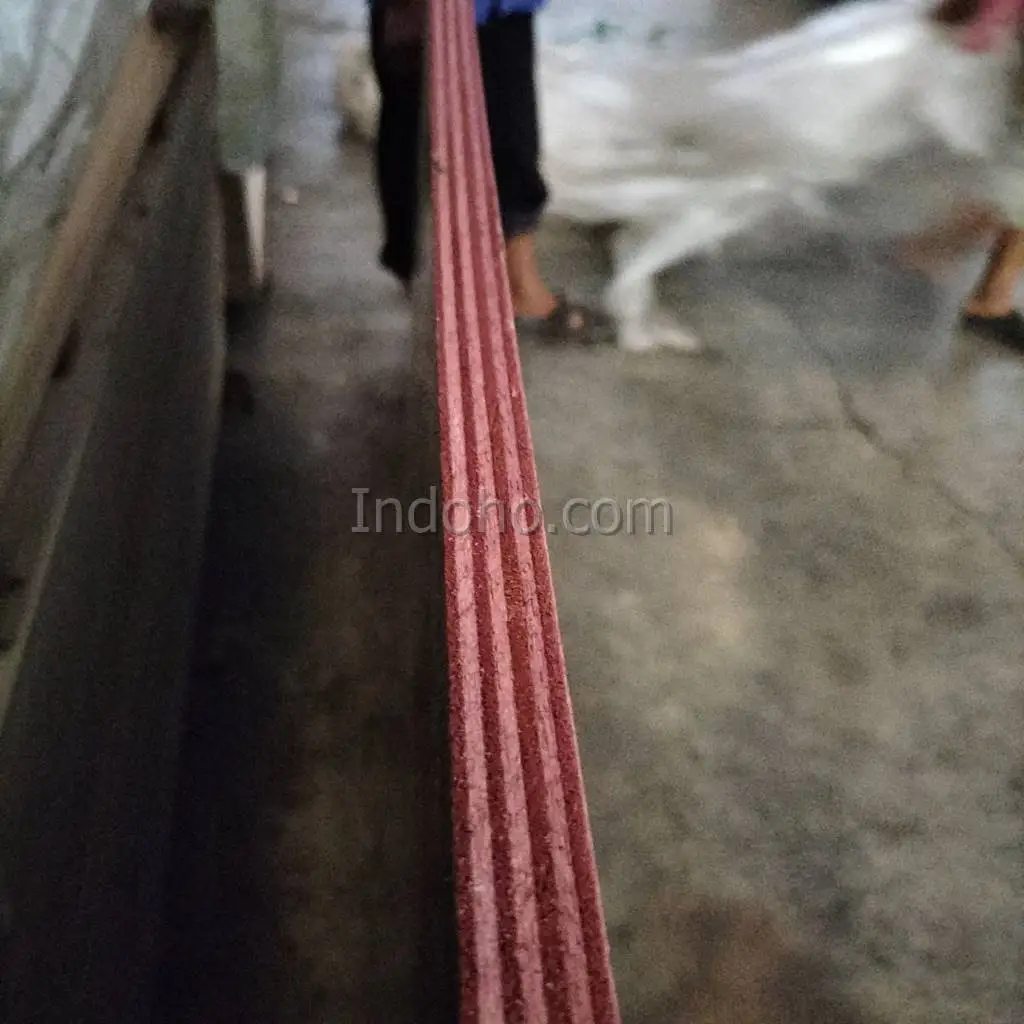 Cara Memilih Ketebalan Plywood Phenolic Film Face untuk Proyek Konstruksi