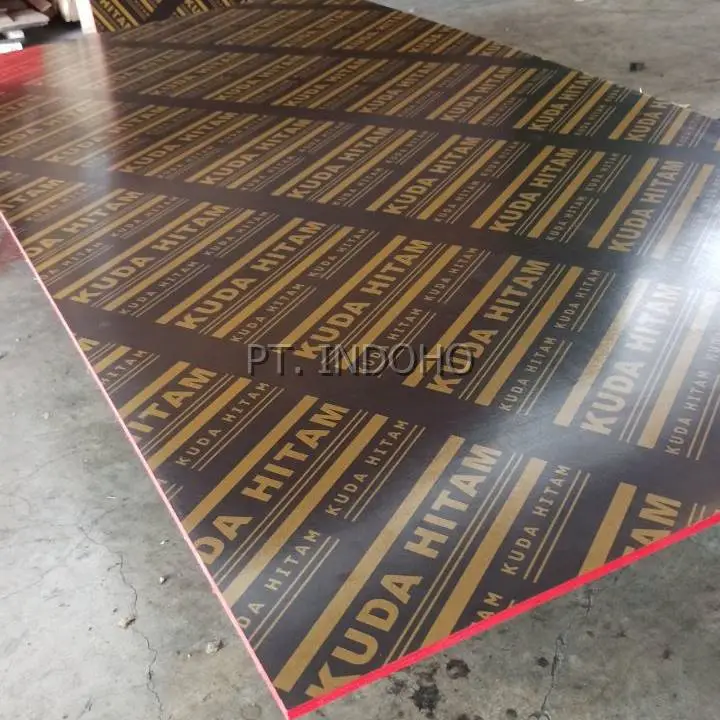 Kuda Hitam vs Polos: Perbandingan Plywood Phenolic Film Face Premium dan Ekonomis